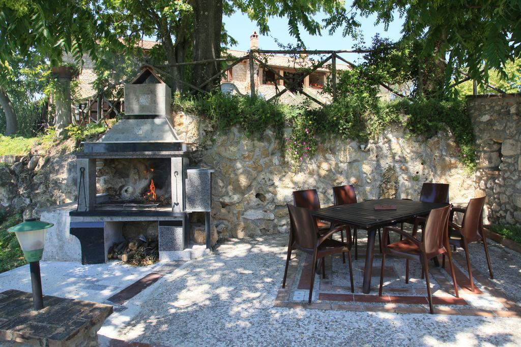 Agriturismo Podere Luchiano Amelia Kültér fotó